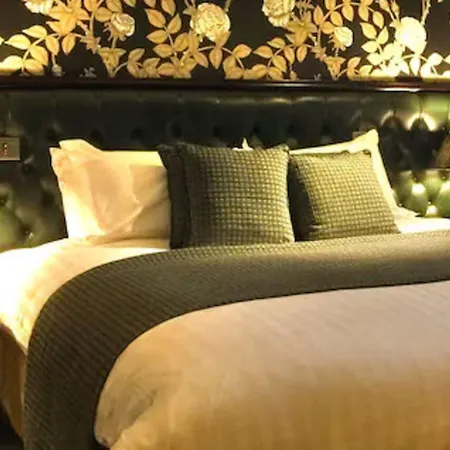 Le Monde Hotel