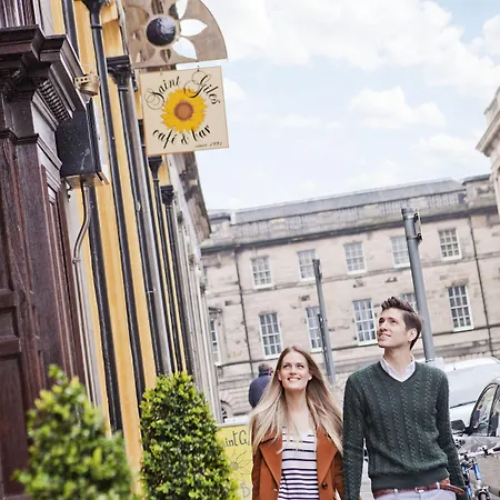 Апарт-отель Fraser