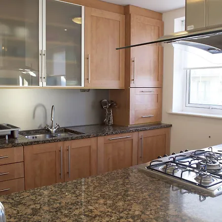 Dreamhouse Holyrood Park Апартаменты Эдинбург