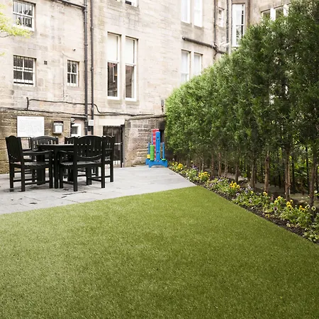 Revolver Hostel Edinburgh