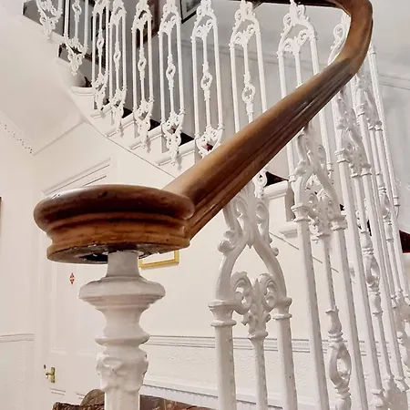 ذا غاردز فندق