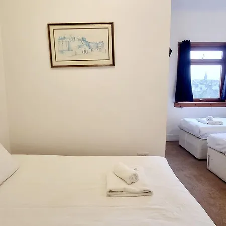 فندق ذا غاردز إدنبرة