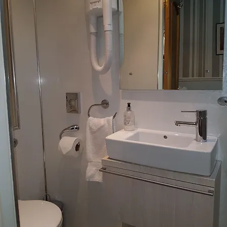 Lauderville 4*
