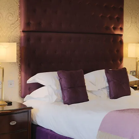 24 Royal Terrace Hotel