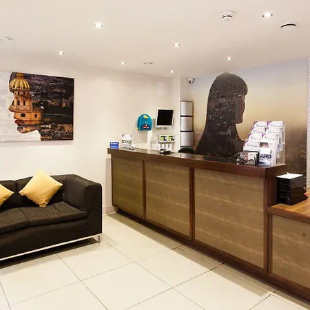 Staycity West End Lägenhetshotell 4*