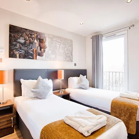 Staycity West End Lägenhetshotell Edinburg