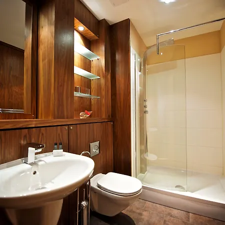 Staycity West End 4* Edinburg