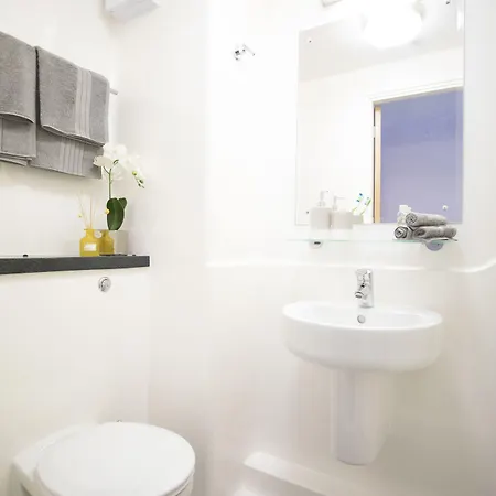 Beaverbank Place - Campus Apartmán *