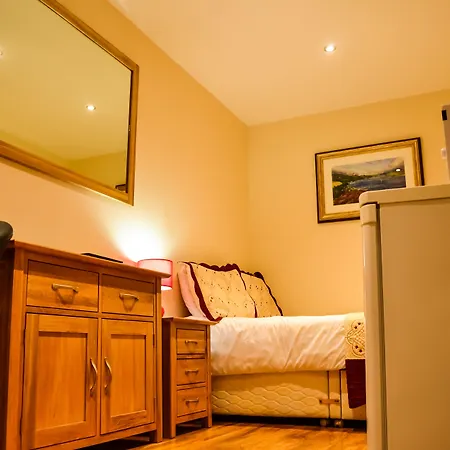 Апарт-отель Edinburgh City Suites