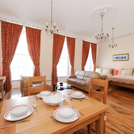 Lejlighedshotel Edinburgh City Suites 4*