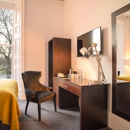 Black Ivy 4* Edinburgh