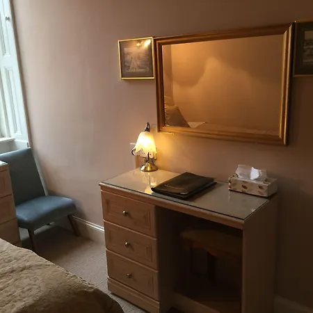 Allison House 16 Pensión 4*