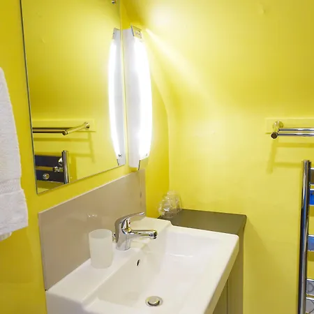 Gladstone House ゲストハウス 4*