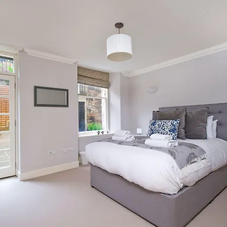 Destiny Scotland - Q-residence Апартаменты