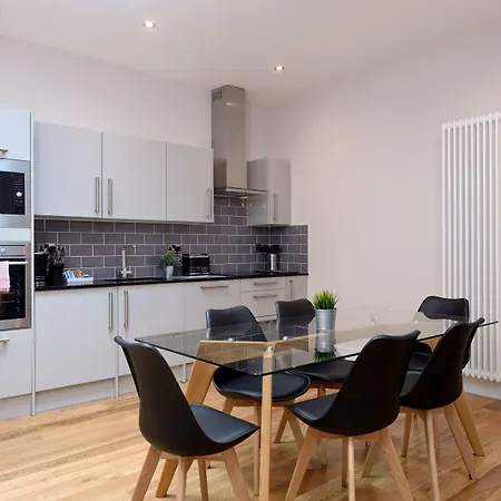 Destiny Scotland - Q-residence Апартаменты Эдинбург