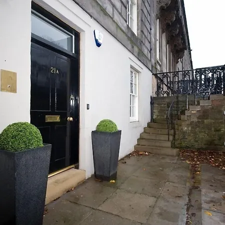 Destiny Scotland - Q-residence * Эдинбург