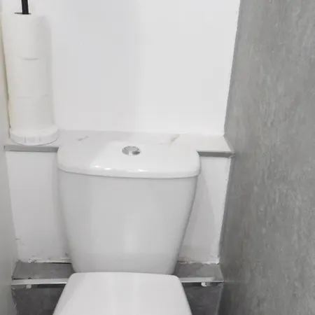 아파트 2bed Sleeps 4-near Meadows Park Parking Wifi 에든버러