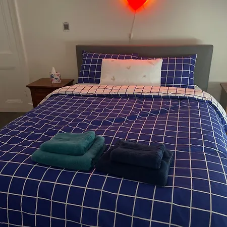 Entire Victorian House 2br - 4 Guests *