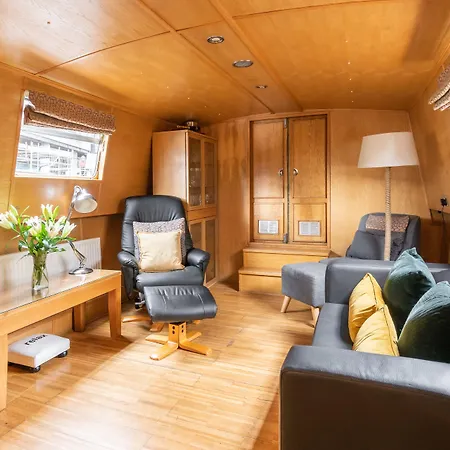 - Houseboats Botel Edinburgh