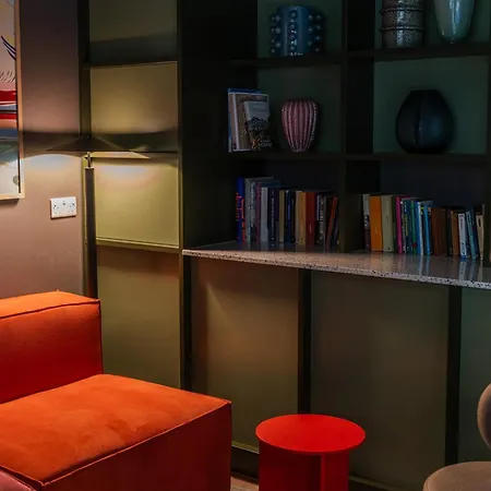 Destiny Student - Burnet Point Edimburgo