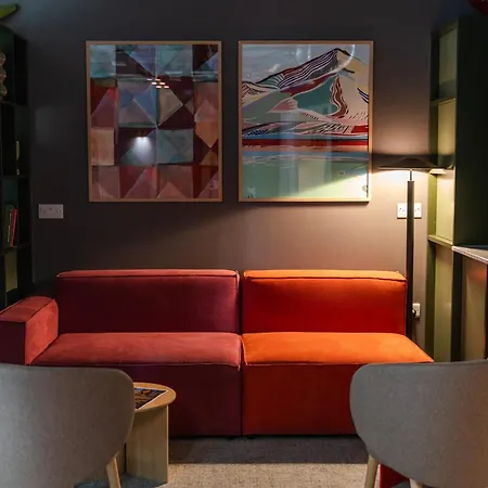 Hotel Destiny Student - Burnet Point