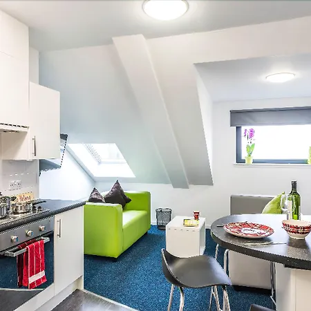 Destiny Student - Shrubhill Apartamento