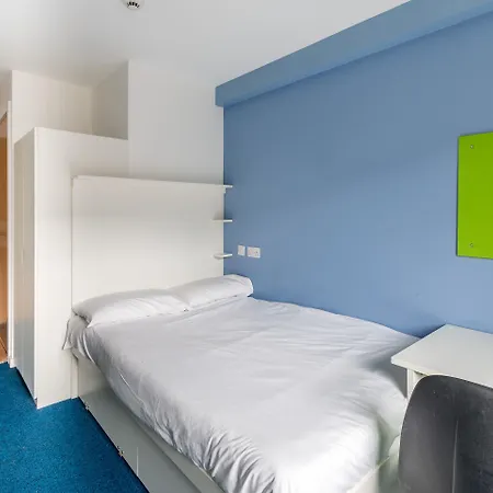 Destiny Student - Shrubhill Apartamento