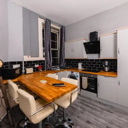 Apartment Relaxing By Carlton Hill