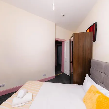 Relaxing By Carlton Hill Edinburgh