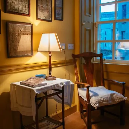 The Pavilion At Lamb's House בית נופש *