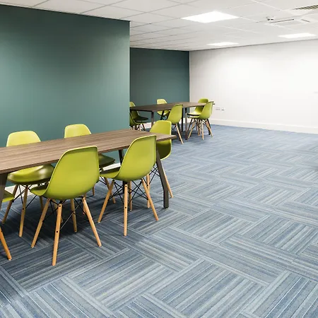 Destiny Student - Holyrood Lägenhet