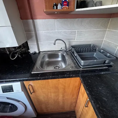 4br Near Airport & Centre Free Parking * Edinburgh