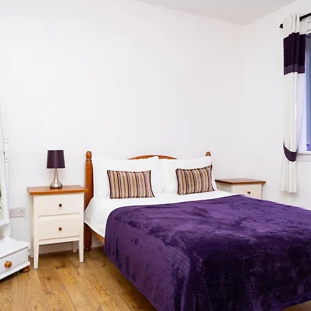 Airport Home, Free Parking, Sleeps 6, Near 爱丁堡