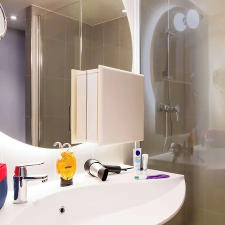 아다지오 에딘버러 로열 마일