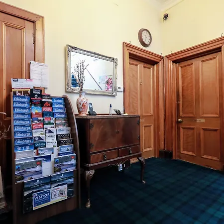 Airdenair Bed & Breakfast 3*