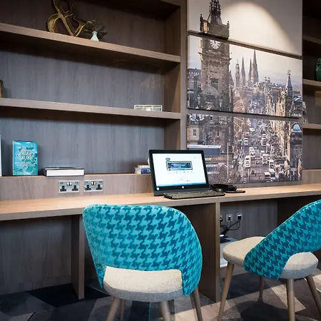 Отель Hampton By Hilton West End 3*