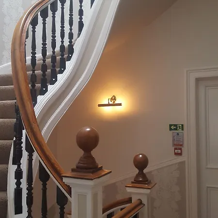 18 Craigmillar Park 4*