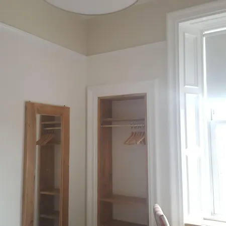 בית הארחה 18 Craigmillar Park