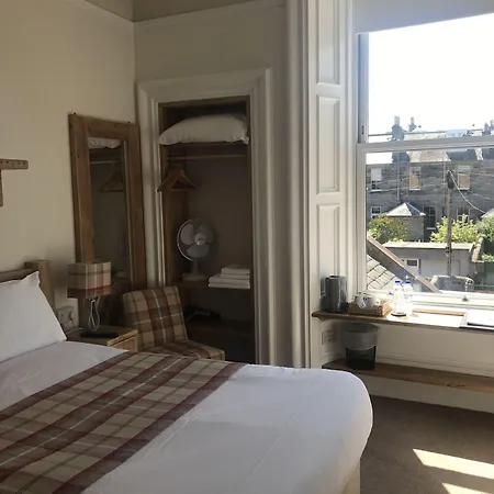 18 Craigmillar Park 4*