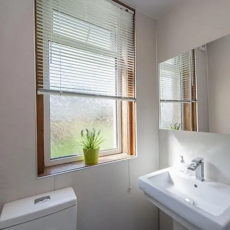 Montgomery - Stevensons * إدنبرة