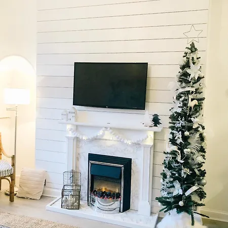 Chic Flat Close To Edinburgh, Airport, & Zoo *