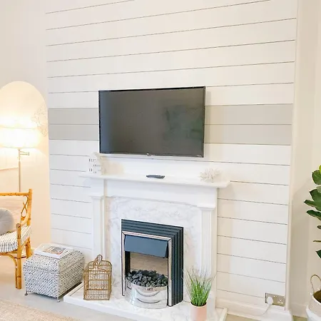 Chic Flat Close To Edinburgh, Airport, & Zoo Lejlighed Edinburgh