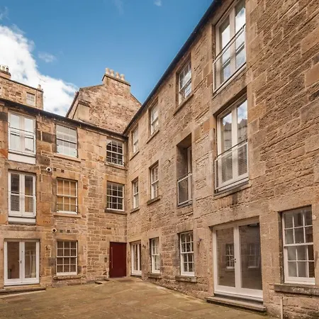 Bright And Stylish - Old Town *