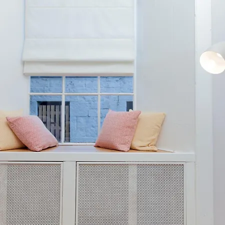 Beautifully Modernised New Town Apartament