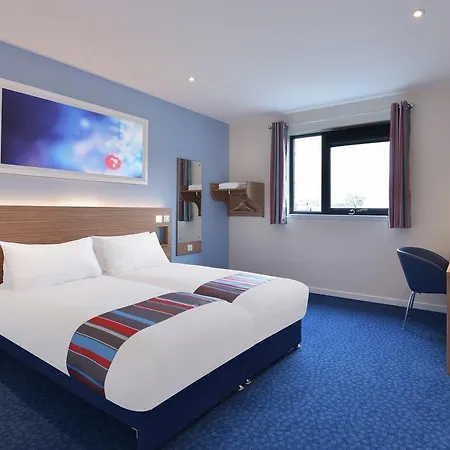 Travelodge Waterloo Place 2* Edinburgh