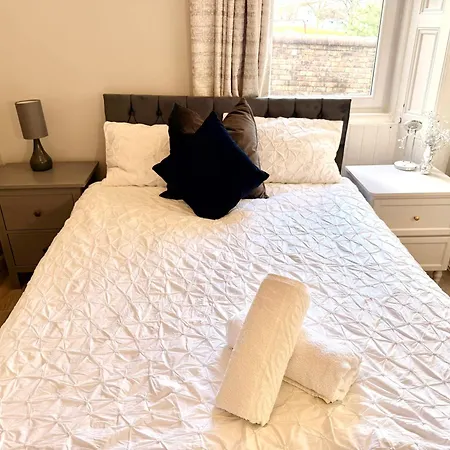 Immanuel House - Modern Luxury Victorian 1872 - Free Parking & Superfast Fibre Optic Wifi