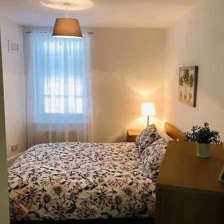 Remarkable 2 Bed In Lägenhet *