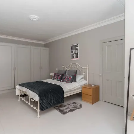 Beautiful & Bright 2bd Flat - Haymarket *