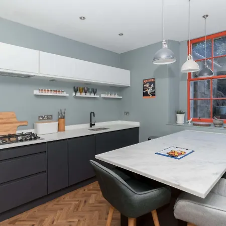 Beautiful & Bright 2bd Flat - Haymarket * エディンバラ