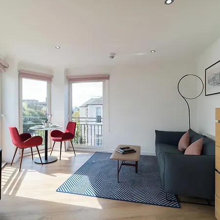 Premier Fountain Court شقة